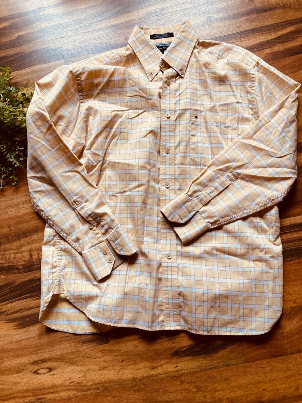 Tommy Hilfiger Size Large long sleeve plaid button up shirt